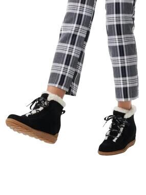 Sorel Evie II Cozy Faux Shearling Black Suede Lace-Up Ankle Booties – Sz 10M